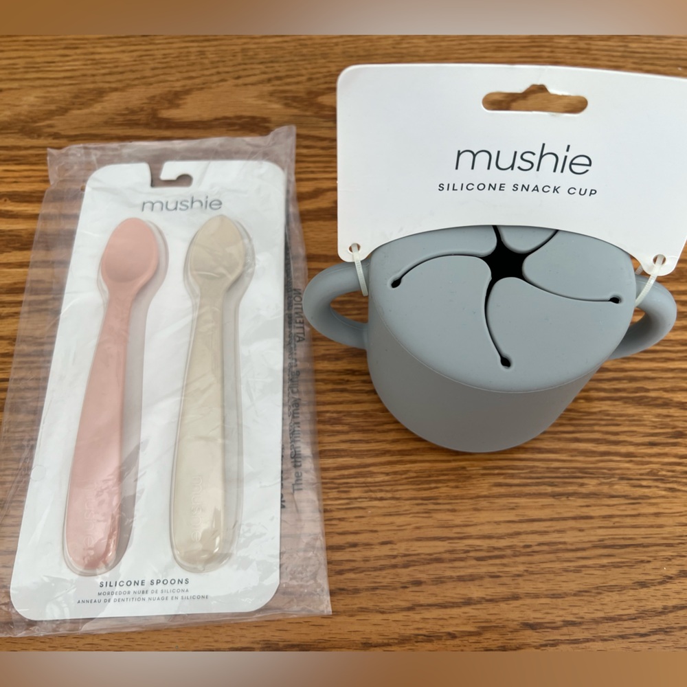 Mushie Silicone Snack Cup & Silicone Spoons